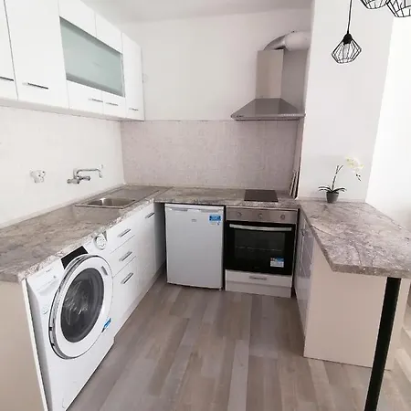 Apple - Apartment