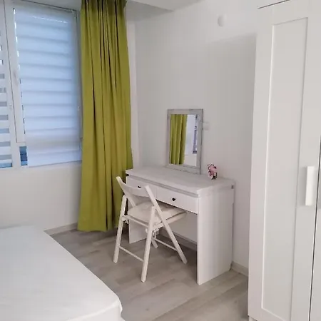 Apple - Apartment Warna