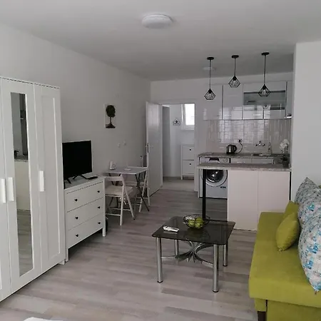 Apple - Apartment Warna